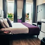 Отель Benaco Дезенцано-дель-Гарда