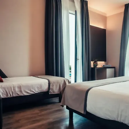 Benaco Hotel Desenzano del Garda