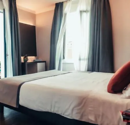 Benaco Hotel 3*