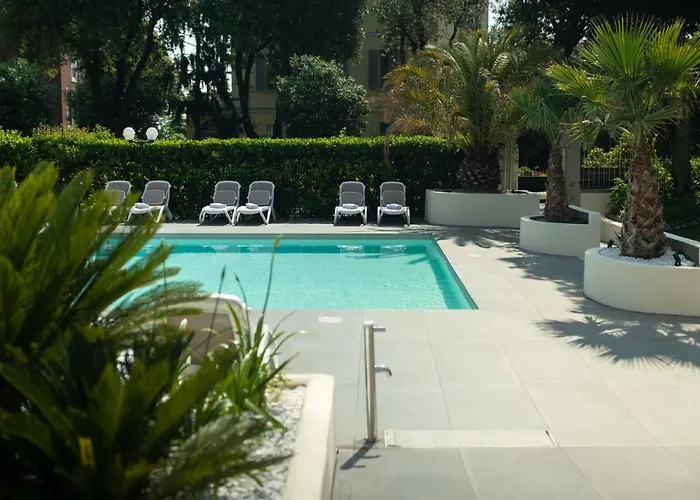 Benaco Hotel 3*